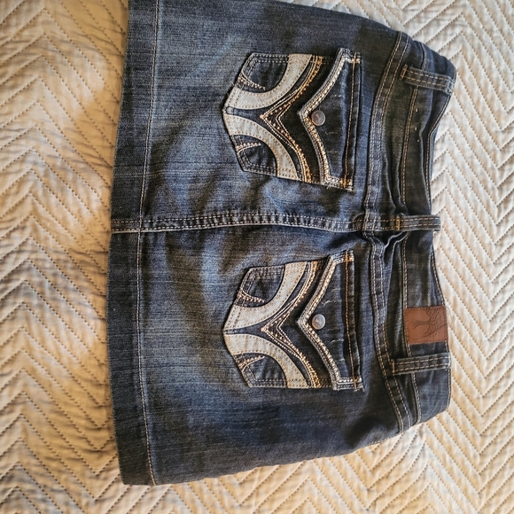 Jupe a vendre - Picture 2 of 2